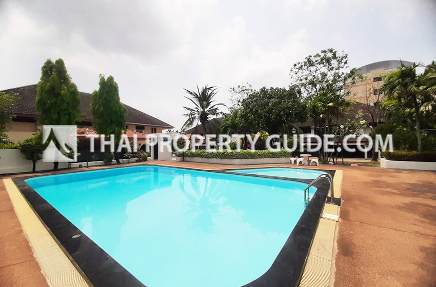 House with Shared Pool in Sukhumvit 